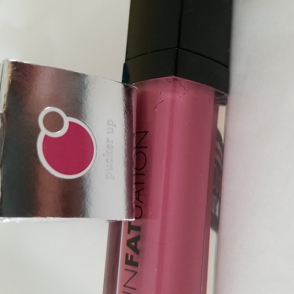 Fusion Beauty lip fattener - Picture 2 of 3